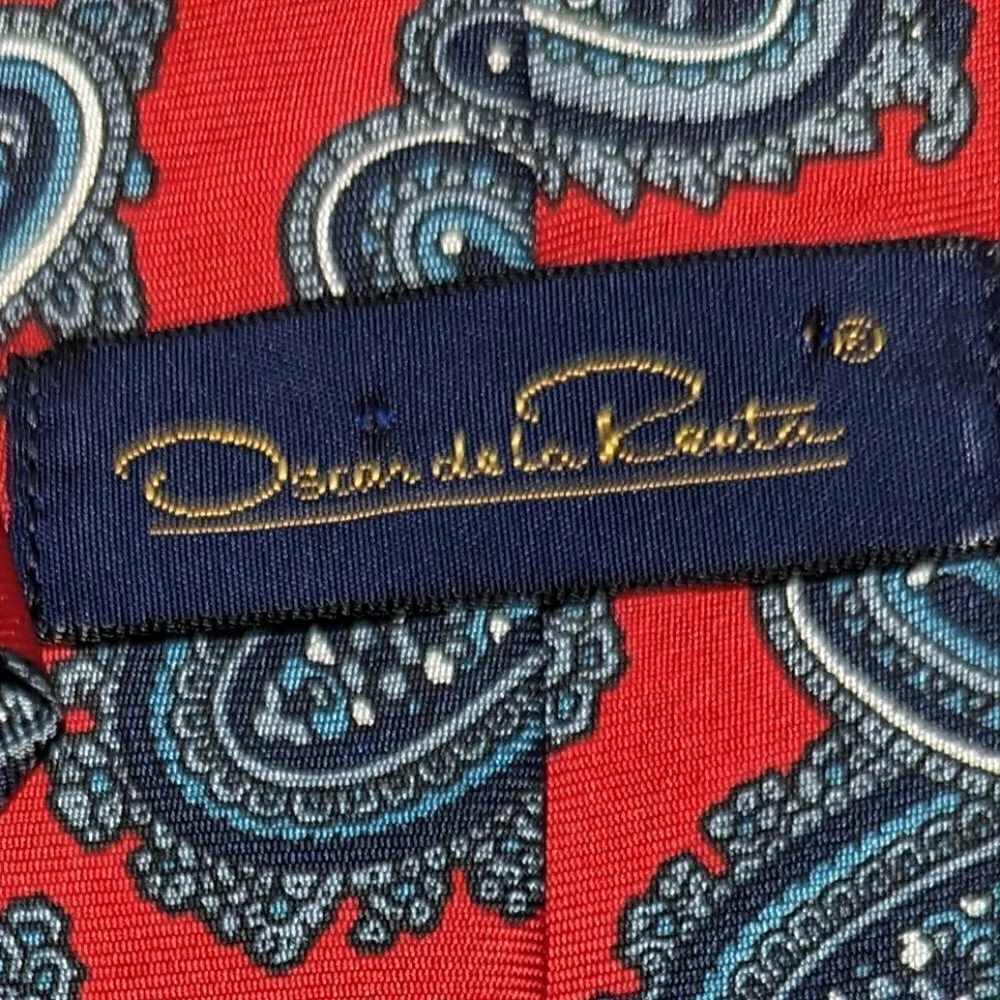 Oscar de la Renta 100% Silk Red Paisley Tie - Picture 3 of 5